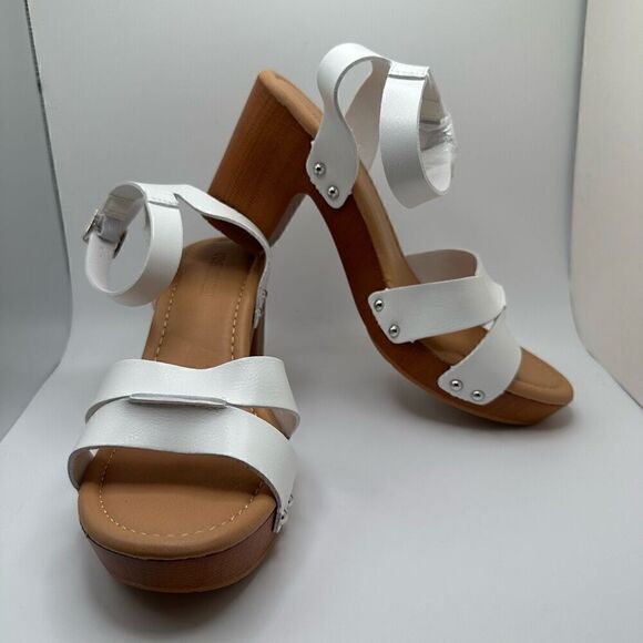 CUSHIONAIRE Women's Faux Wood Sandal +LiteSole Technology 9.5 WHITE - Picture 6 of 7